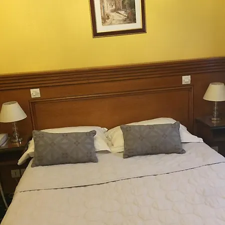 Hotel Courtonne 2*